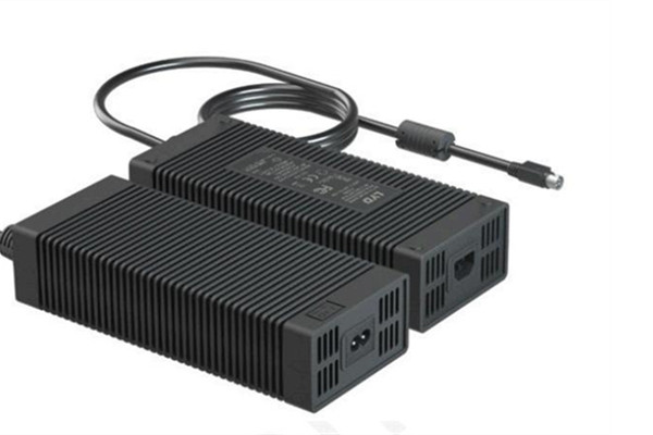 Pagtugon sa mga Pangangailangan Mo sa High-Power Adapter